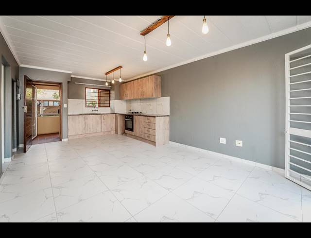 1 BEDROOM APARTMENT RENTED IN WELTEVREDEN PARK
